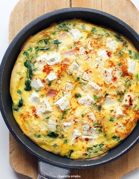 Pizza-omletă, deliciul culinar gata în câteva minute