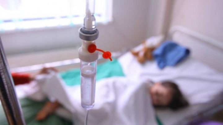 33 человека, в том числе 2-летний ребенок, получили сильнейшие пищевые отравления на Радоницу