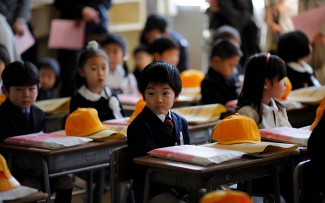 Principii de educație la japonezi, unde rata analfabetismului este aproape inexistentă