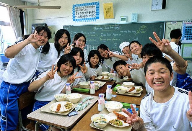 Principii de educație la japonezi, unde rata analfabetismului este aproape inexistentă