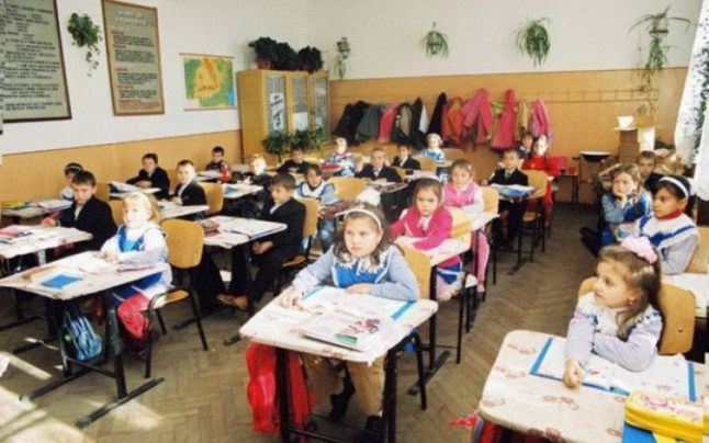 58 de şcoli din Chişinău AU DATORII la plata salariilor şi a facturilor la întreţinere
