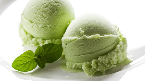 Înghețată de avocado, mentă și lime. E delicioasă!
