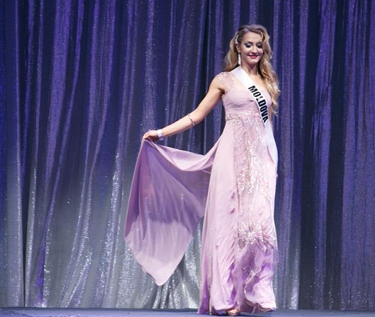 Moldoveanca Ruxanda Calistru participă la concursul „Miss California 2014”