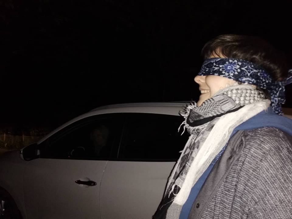 Известной журналистке Виктории Крюковой завязали глаза и вывезли за город
