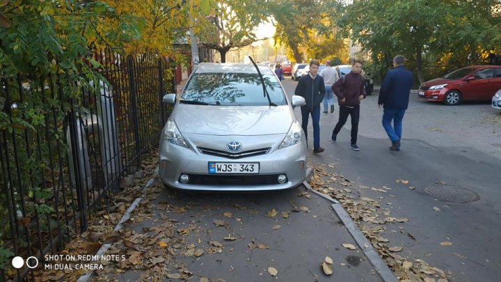 Fapta şoferului care a blocat accesul copiilor spre şcoală (FOTO)