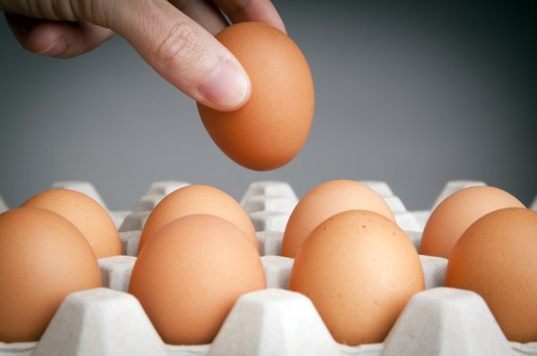 Полезный совет: как проверить яйцо на свежесть