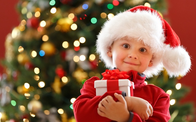 5 вещей, которые не стоит дарить ребенку на новогодние праздники