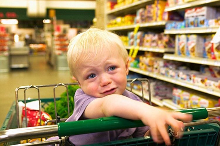 Как вести себя с маленьким ребенком в большом супермаркете