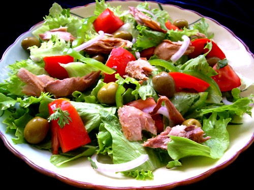 Рецепты для Великого Поста: овощной салат с тунцом (на рыбный день)