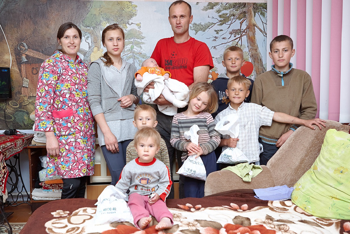 120 малышей из многодетных семей на теплом приеме с Medpark