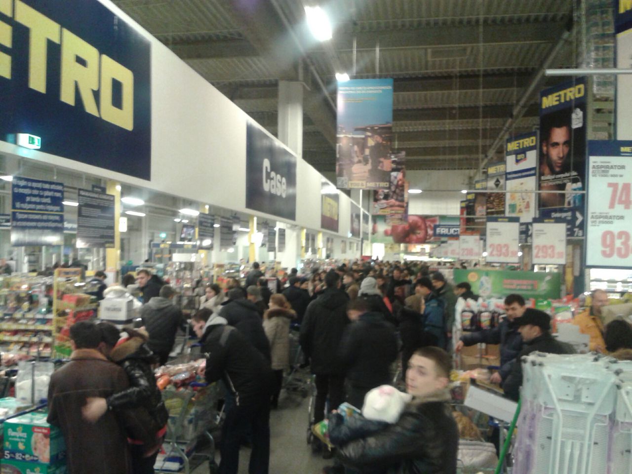 Паника в Кишиневе: Очереди на заправках и в магазинах