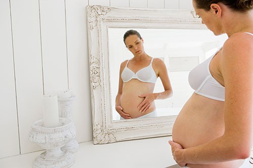 Почему у беременных появляются пигментные пятна