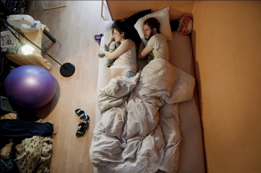 20 прекрасных снимков спящих пар, которые готовятся стать родителями