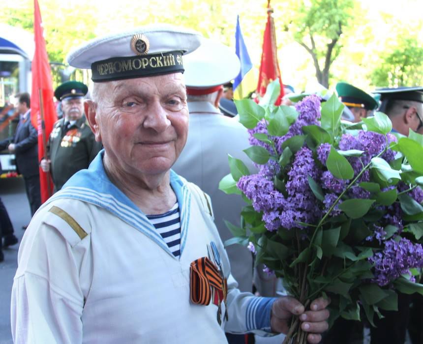 Фоторепортаж: Как Кишинев отметил День Победы