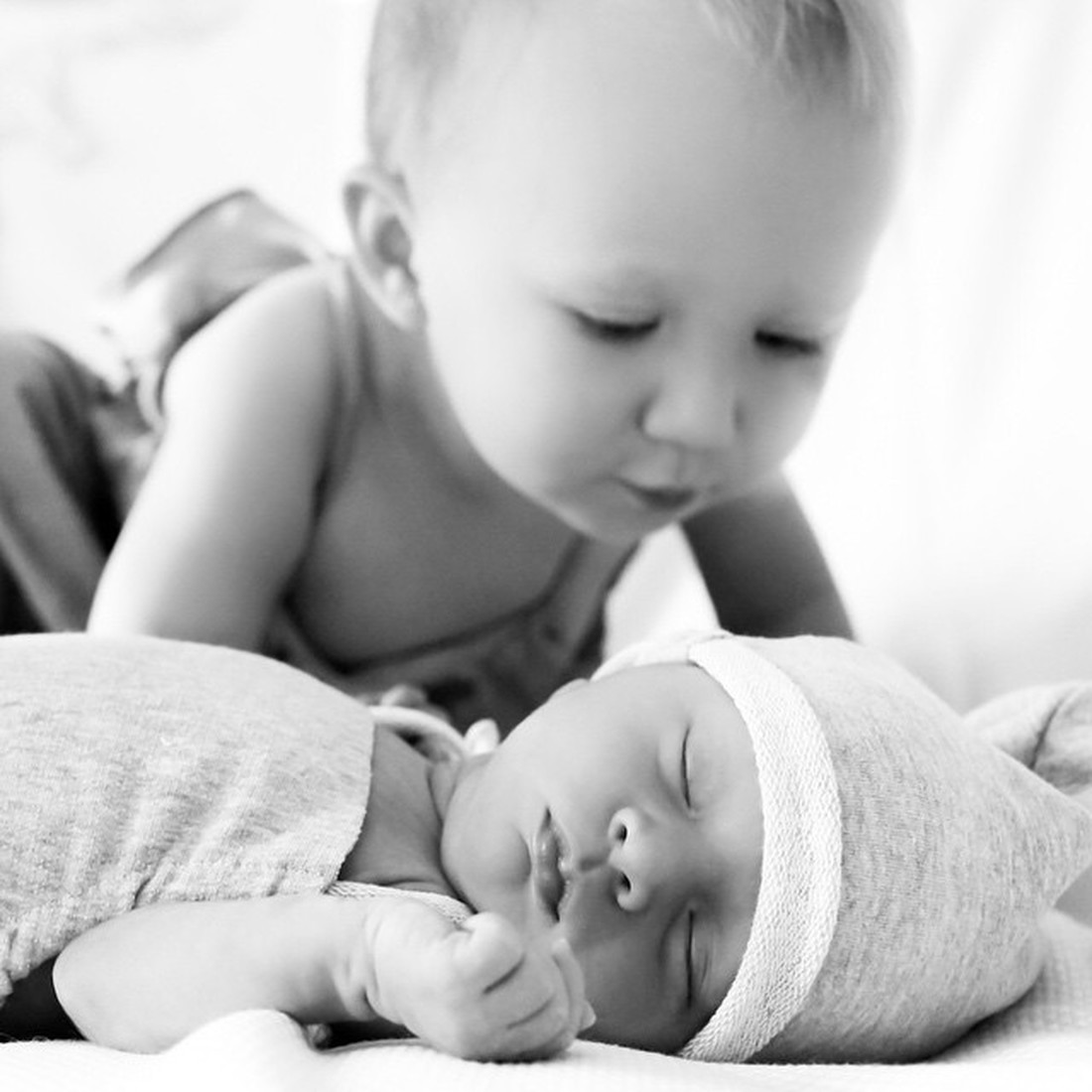 Алек и Хилария Болдуин показали трогательные кадры с новорожденным сыном