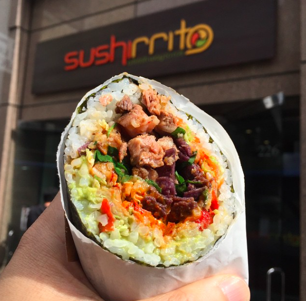 Sushirrito - un nou produs fast-food, care a înnebunit lumea!