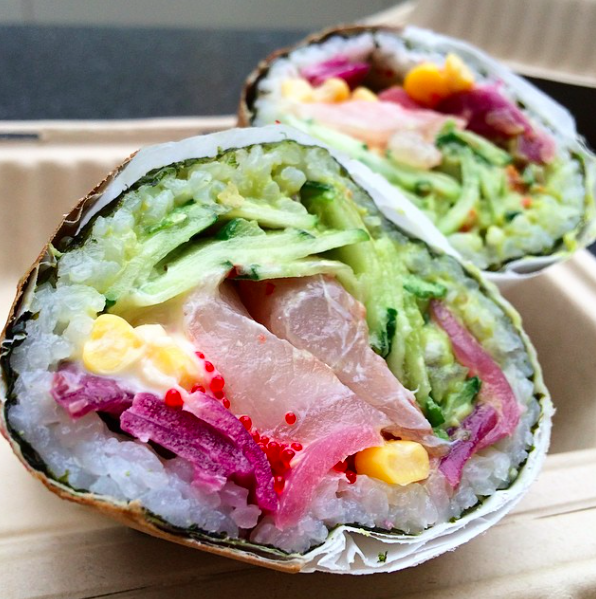 Sushirrito - un nou produs fast-food, care a înnebunit lumea!