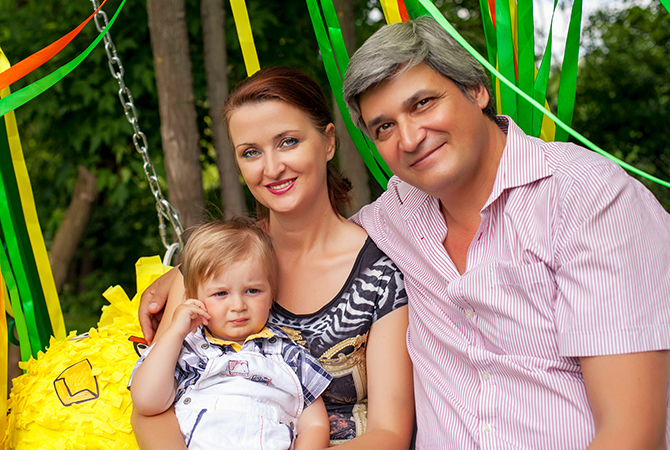 Family Portrait: Constantin și  Valentina Moscovici