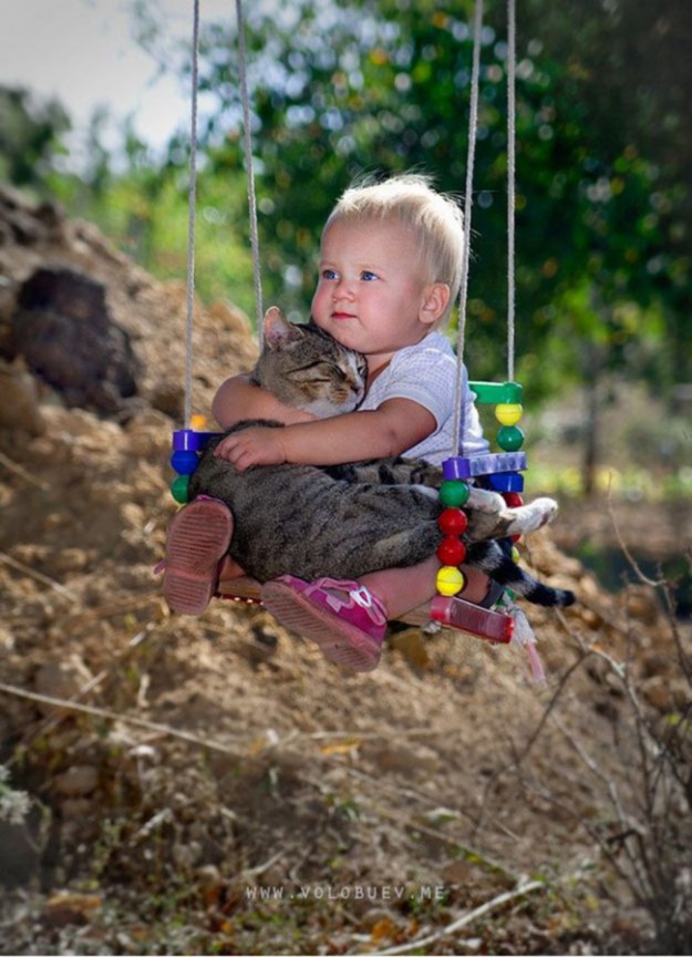 Ce avantaje au copiii care cresc alături de animale de companie?