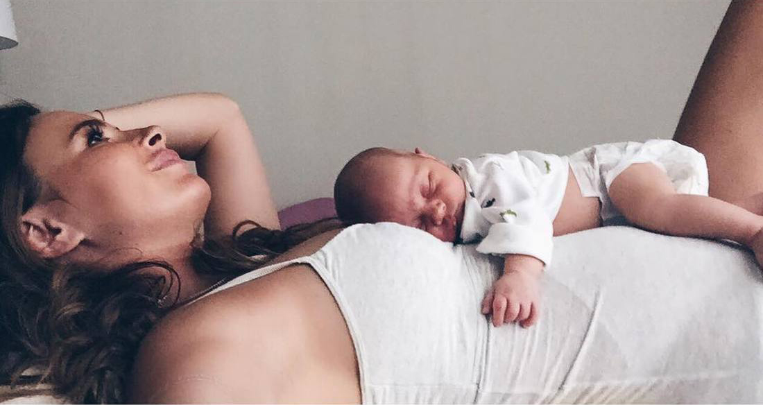 Саша Зверева делится с фанатами нежными снимками новорожденного сына