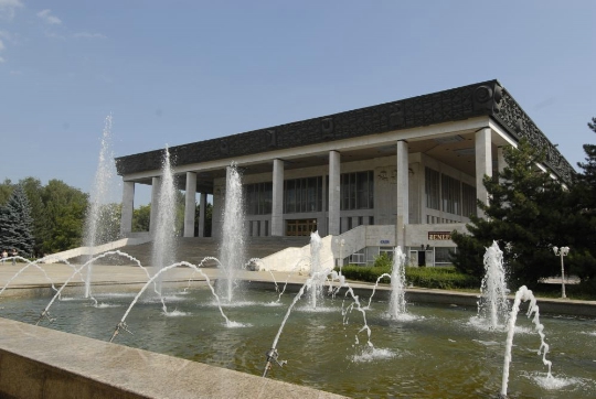 Ко Дню города в Кишиневе на день запустят фонтан перед Национальной оперой