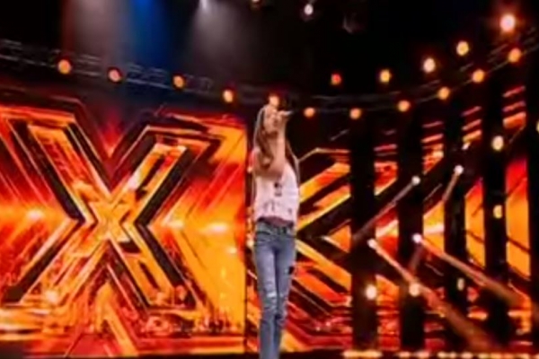 Are 17 ani si o voce deosebita! Moldoveanca care a primit trei de DA la concursul X Factor
