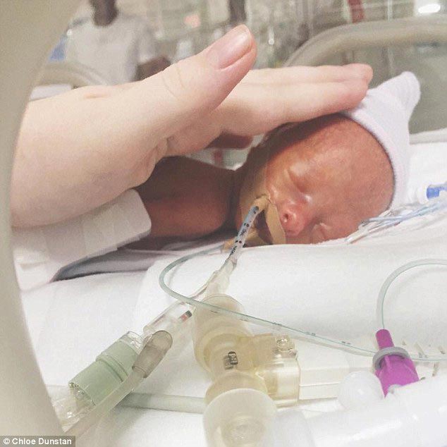 Женщина решила родить тройню на 7 месяце беременности, чтобы спасти жизнь дочери