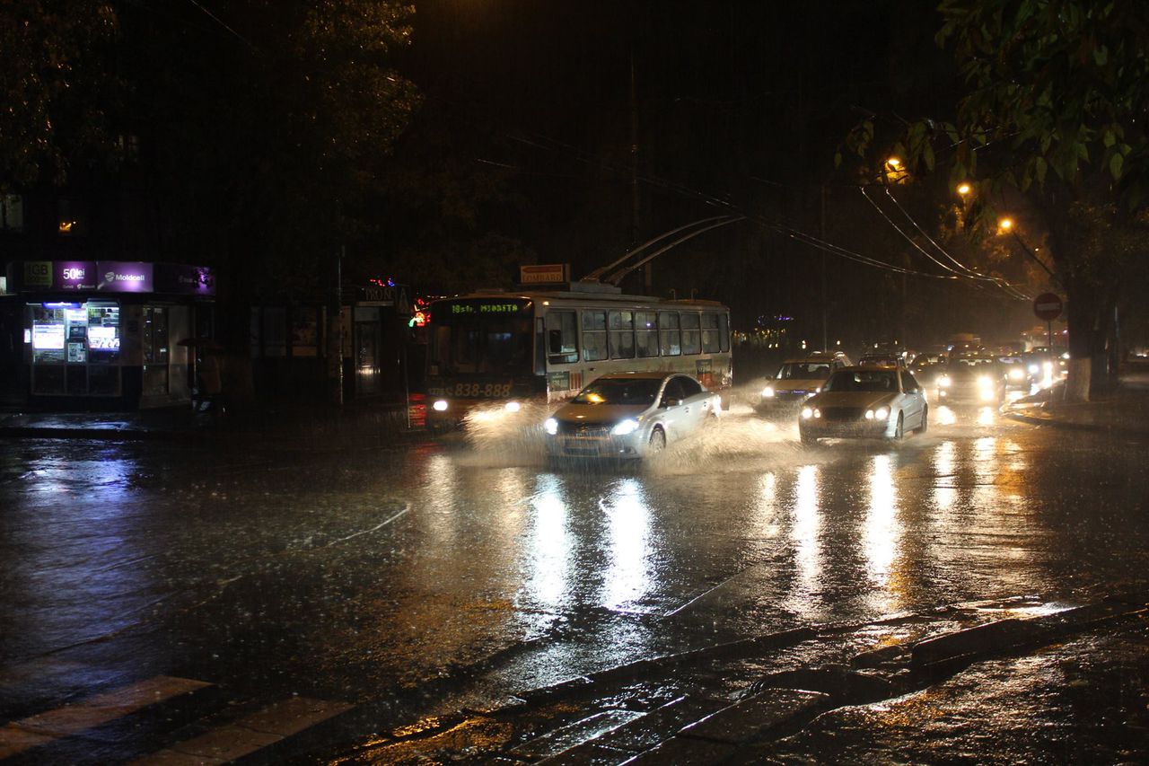 Из-за дождя улицы Кишинева вновь оказались затопленными