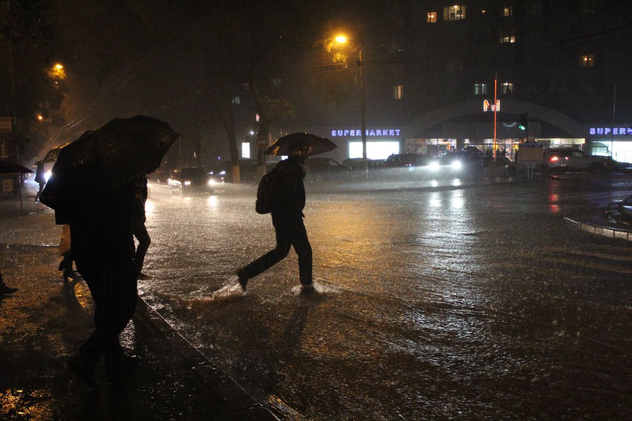 Из-за дождя улицы Кишинева вновь оказались затопленными