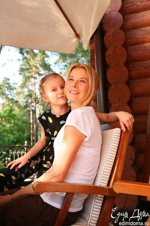 Юлия Высоцкая рассказала о состоянии дочери, которая уже два года в коме
