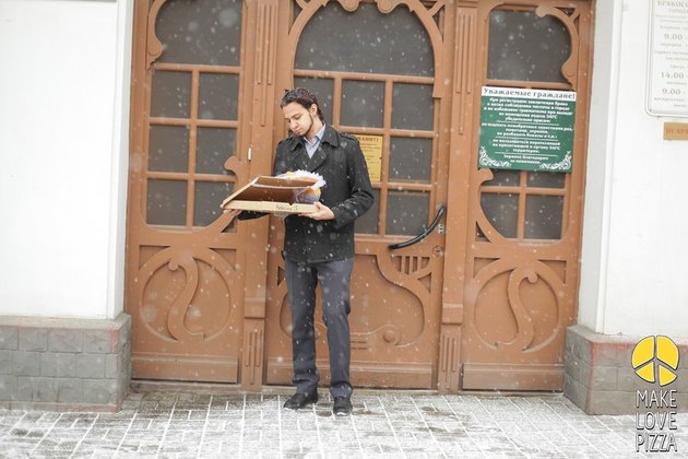 Молодой человек из Томска от одиночества женился на пицце