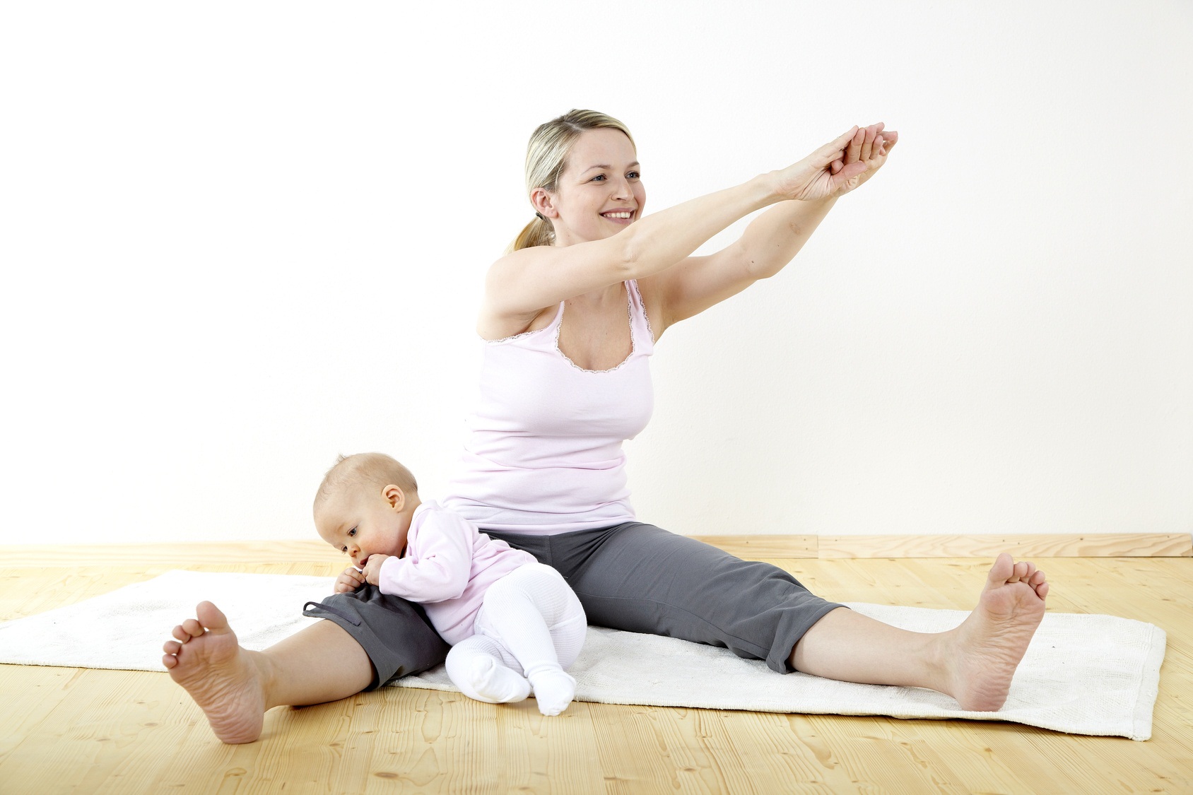 Физкультура и спорт после родов: когда начинать, и какие упражнения полезны