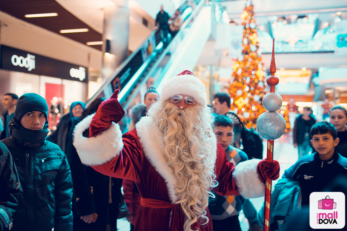 Зимняя сказка для детей из неблагополучных семей в торговом центре Shopping MallDova