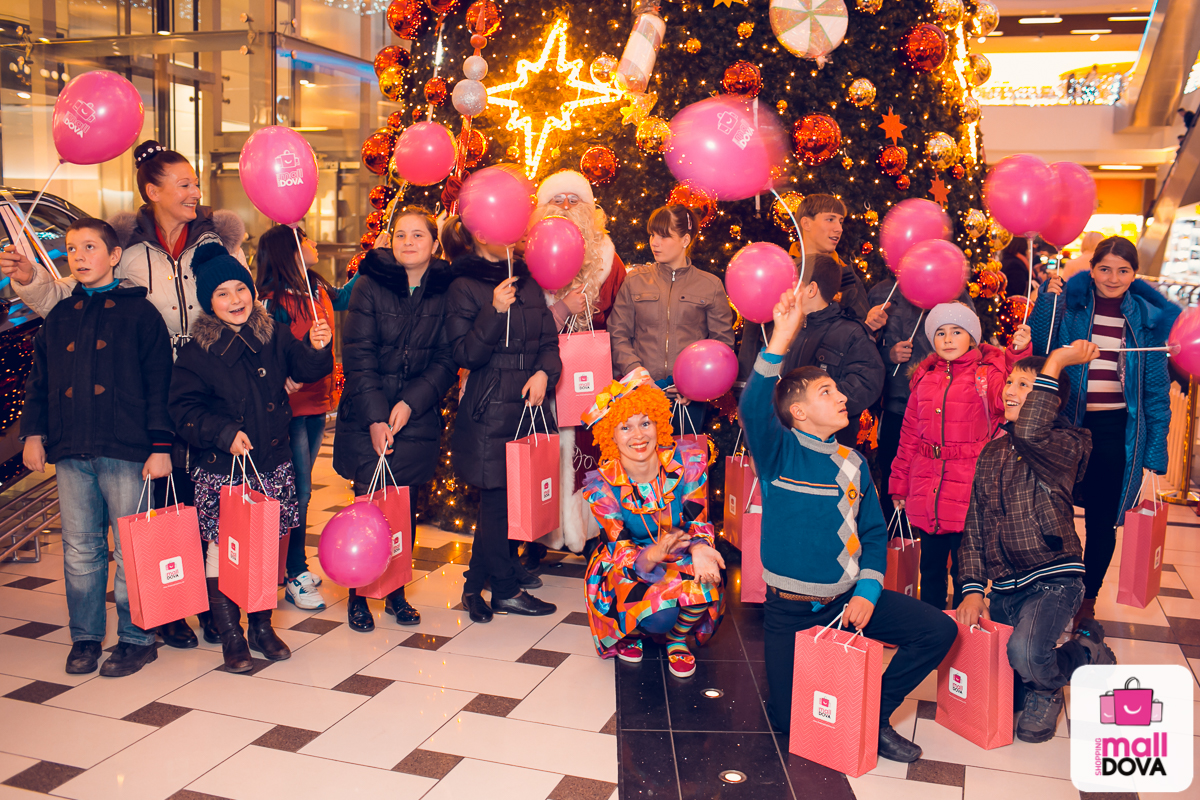 Зимняя сказка для детей из неблагополучных семей в торговом центре Shopping MallDova