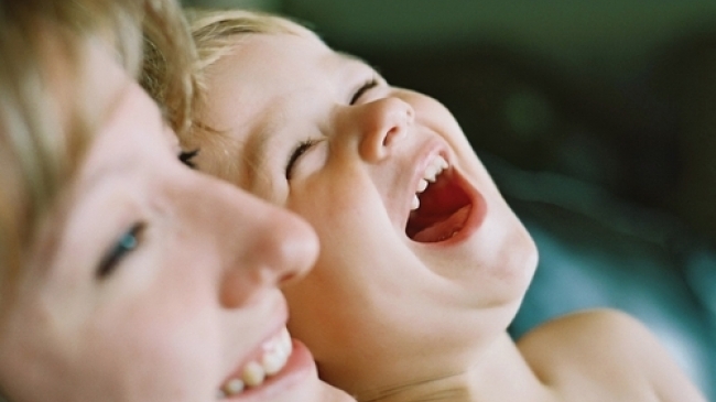 Лечение и диагностика неприятного запаха изо рта у детей | Colgate